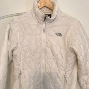 Women's light weight quilted North Face jacket